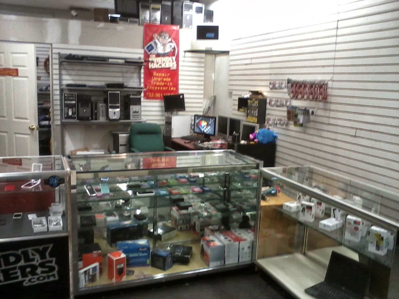 Photo of Friendly Hackers - Cell Phone Screen Repair & Computers in Perth Amboy City, New Jersey, United States - 2 Picture of Point of interest, Establishment, Store, Electronics store