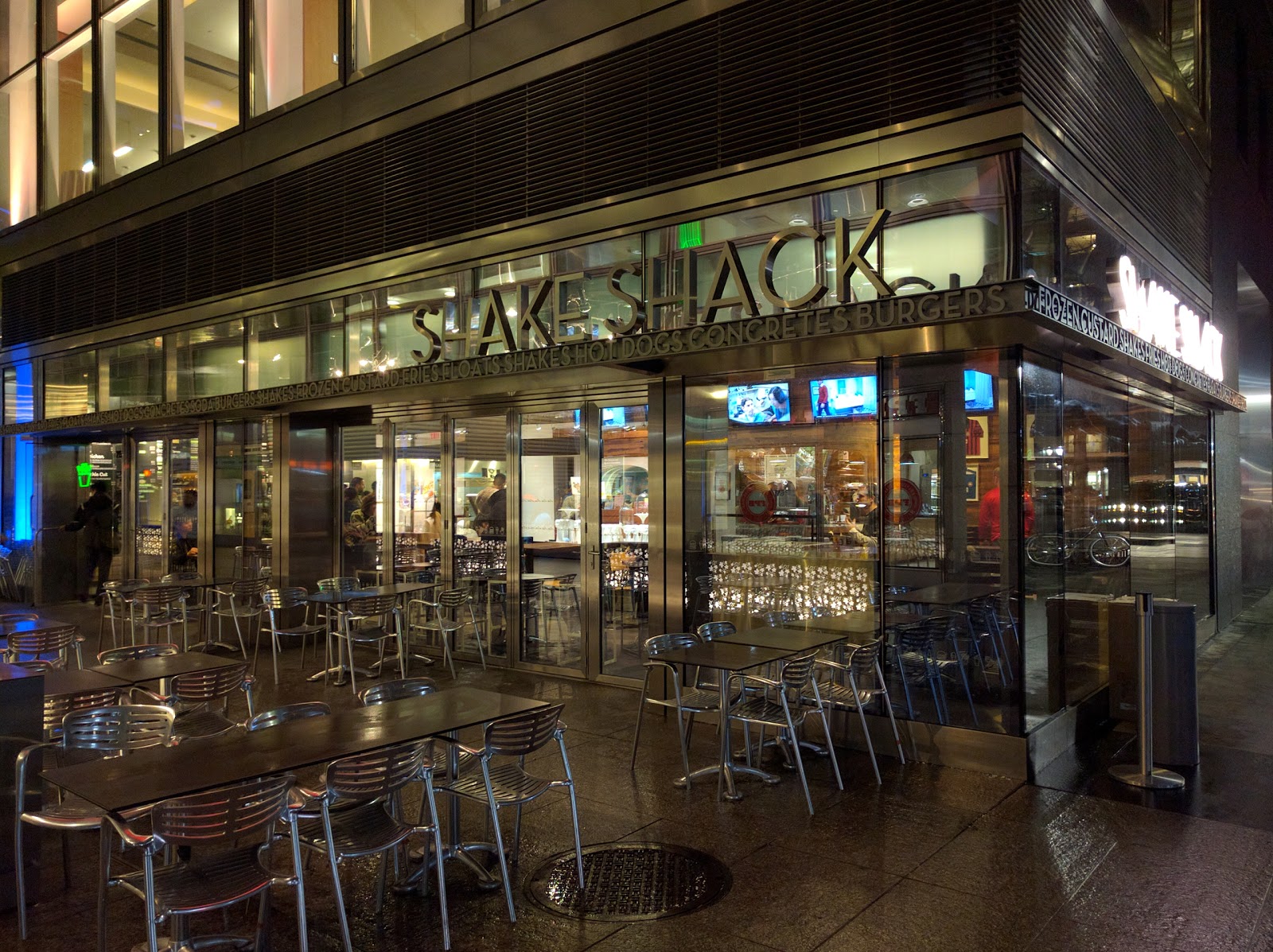 Photo of Shake Shack in New York City, New York, United States - 8 Picture of Restaurant, Food, Point of interest, Establishment, Store