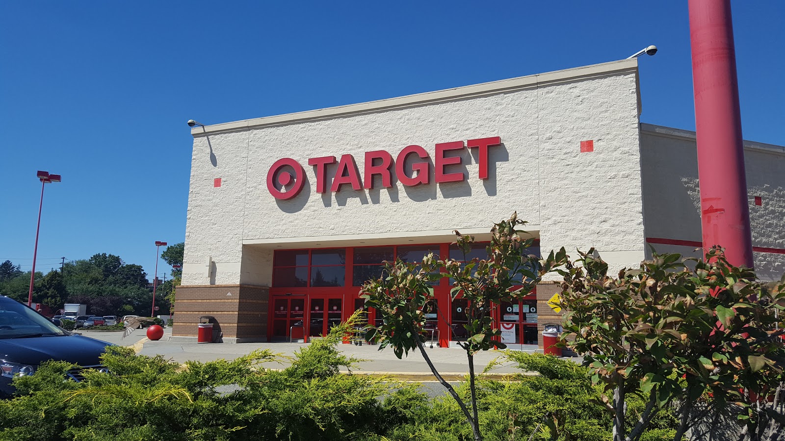 Photo of Target in Hackensack City, New Jersey, United States - 2 Picture of Point of interest, Establishment, Store, Home goods store, Clothing store, Electronics store, Furniture store, Department store