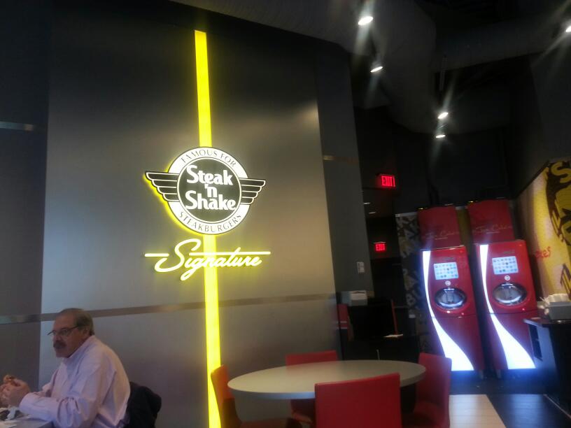 Photo of Steak 'n Shake in Paramus City, New Jersey, United States - 4 Picture of Restaurant, Food, Point of interest, Establishment, Store