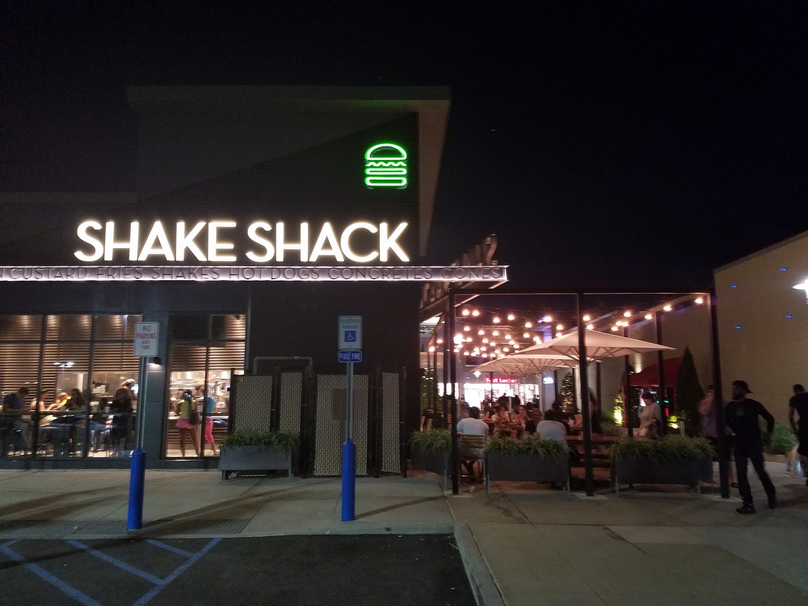 Photo of Shake Shack in Yonkers City, New York, United States - 4 Picture of Restaurant, Food, Point of interest, Establishment