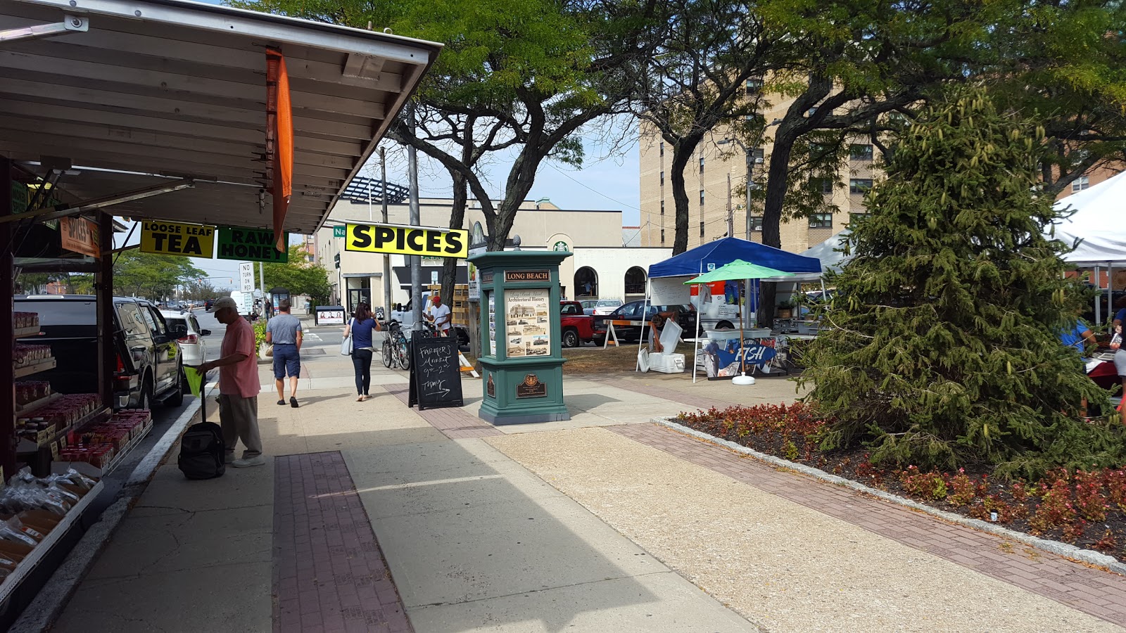 Photo of Long Beach NY Farmers Market in Long Beach City, New York, United States - 2 Picture of Food, Point of interest, Establishment, Store, Grocery or supermarket