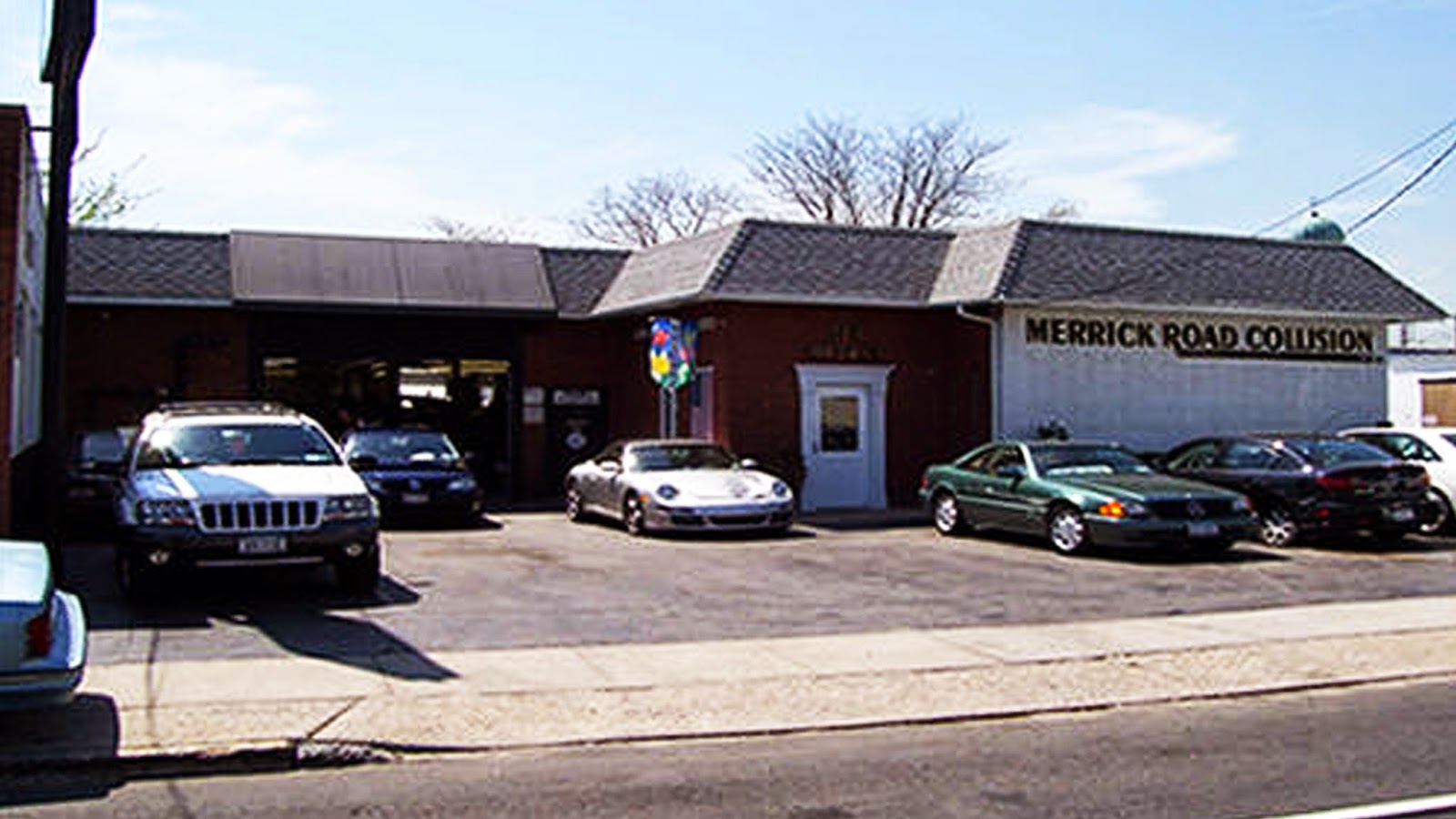 Photo of Merrick Road Collision in Lynbrook City, New York, United States - 1 Picture of Point of interest, Establishment, Car repair