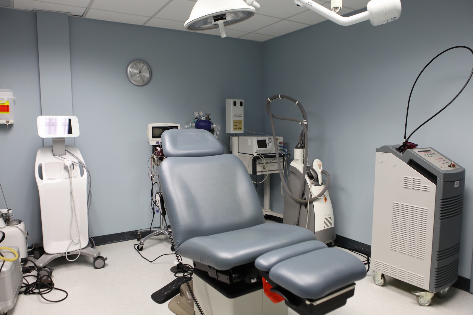 Photo of NEW YORK COSMETIC, SKIN & LASER SURGERY CENTER in Garden City, New York, United States - 2 Picture of Point of interest, Establishment, Health, Doctor, Beauty salon, Hair care