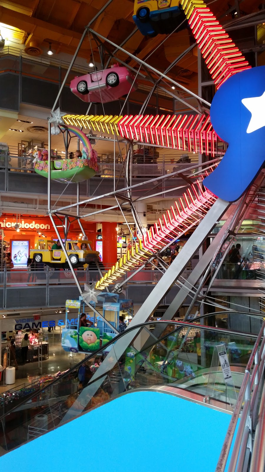 Photo of Toys"R"Us in Staten Island City, New York, United States - 1 Picture of Point of interest, Establishment, Store