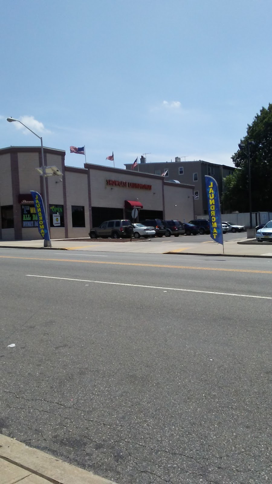 Photo of Showcase laundromat in Newark City, New Jersey, United States - 2 Picture of Point of interest, Establishment, Laundry