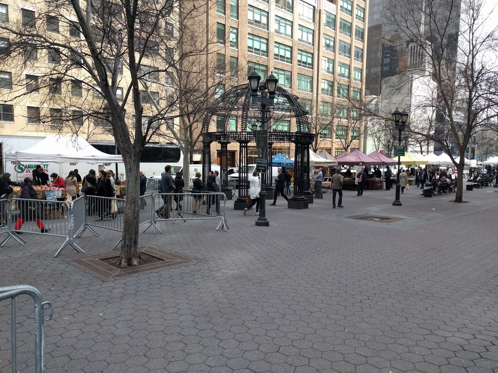 Photo of Dag Hammarskjold Plaza Greenmarket in New York City, New York, United States - 3 Picture of Food, Point of interest, Establishment