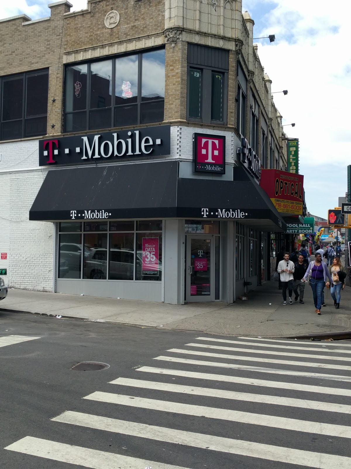 Photo of T-Mobile Bronx in Bronx City, New York, United States - 1 Picture of Point of interest, Establishment, Store