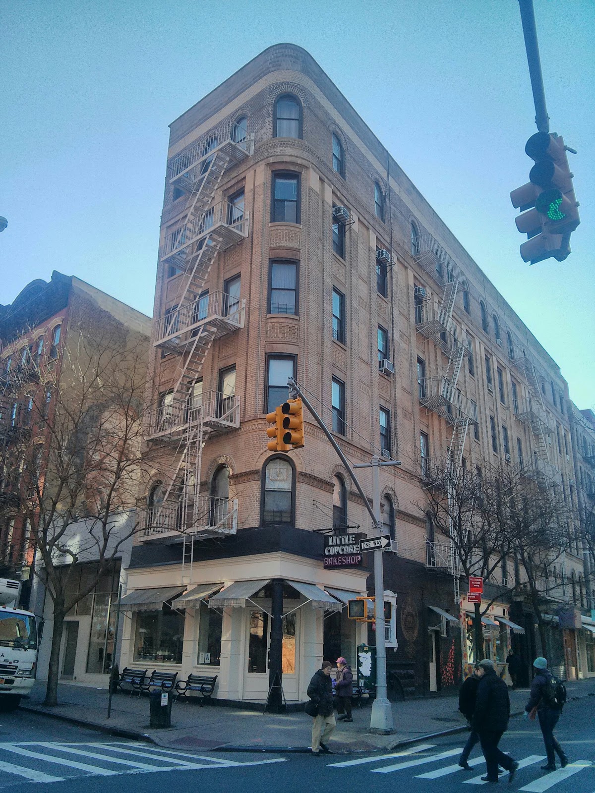 Photo of Little Cupcake Bakeshop in New York City, New York, United States - 3 Picture of Food, Point of interest, Establishment, Store, Cafe, Bakery