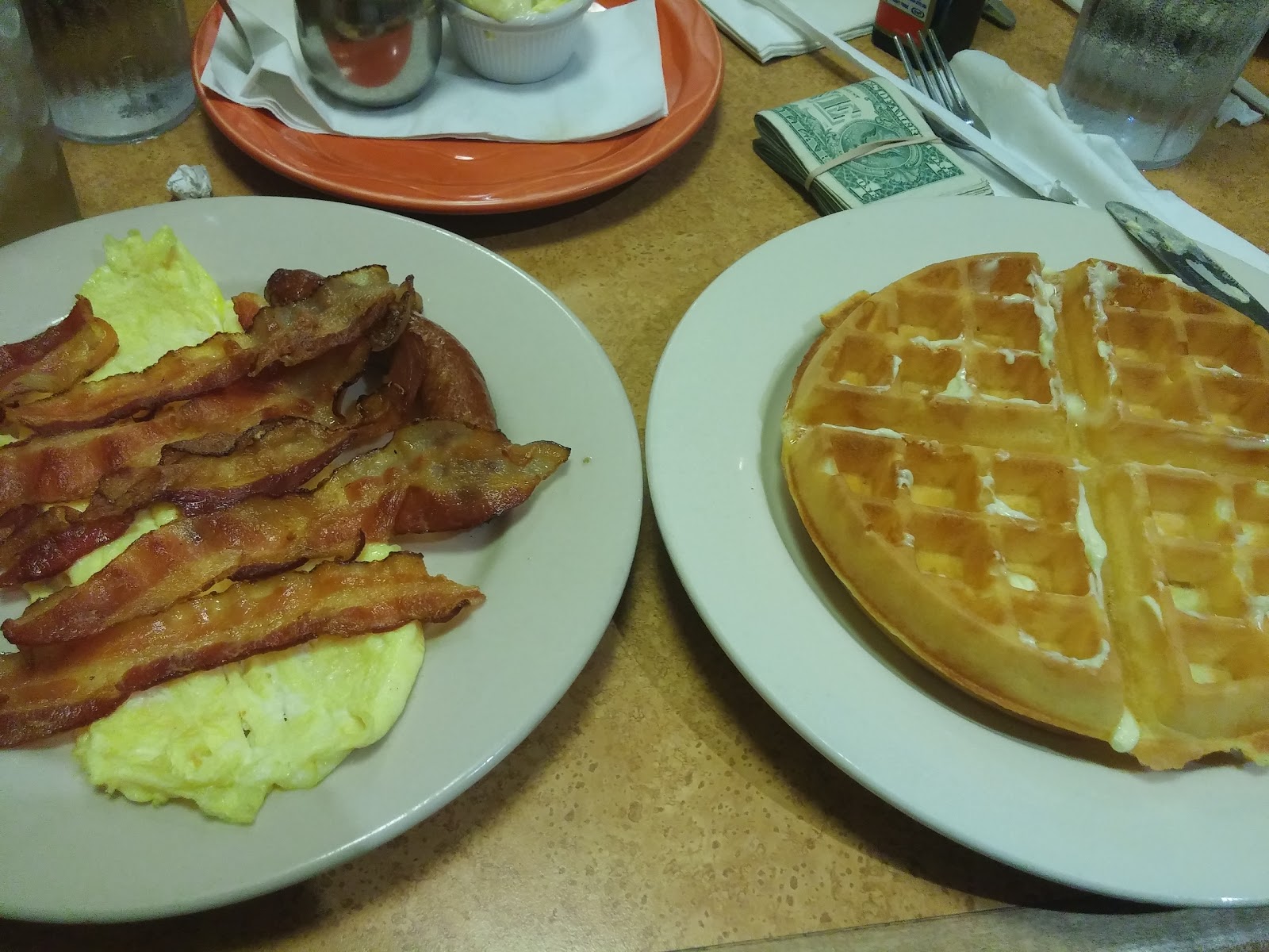 Photo of Pelham Bay Diner in Bronx City, New York, United States - 1 Picture of Restaurant, Food, Point of interest, Establishment