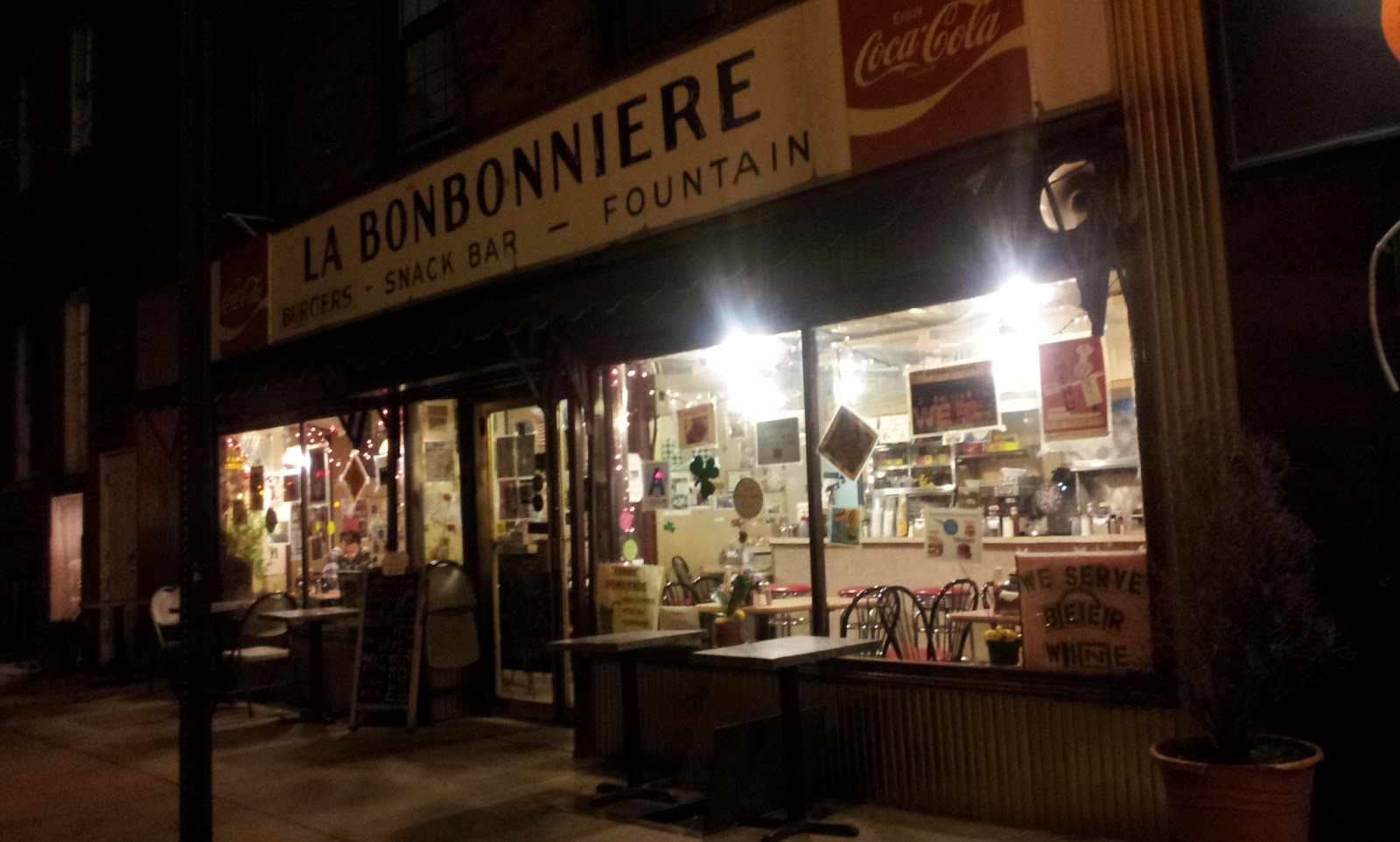 Photo of La Bonbonniere in New York City, New York, United States - 2 Picture of Restaurant, Food, Point of interest, Establishment
