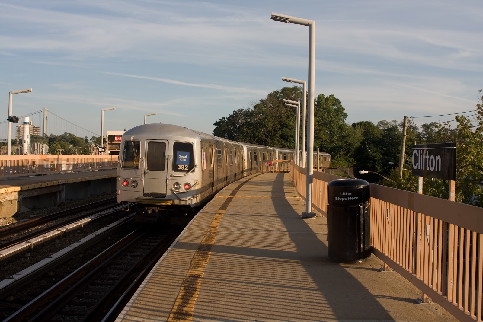 Photo of Staten Island Railway - Clifton Shops in Staten Island City, New York, United States - 1 Picture of Point of interest, Establishment