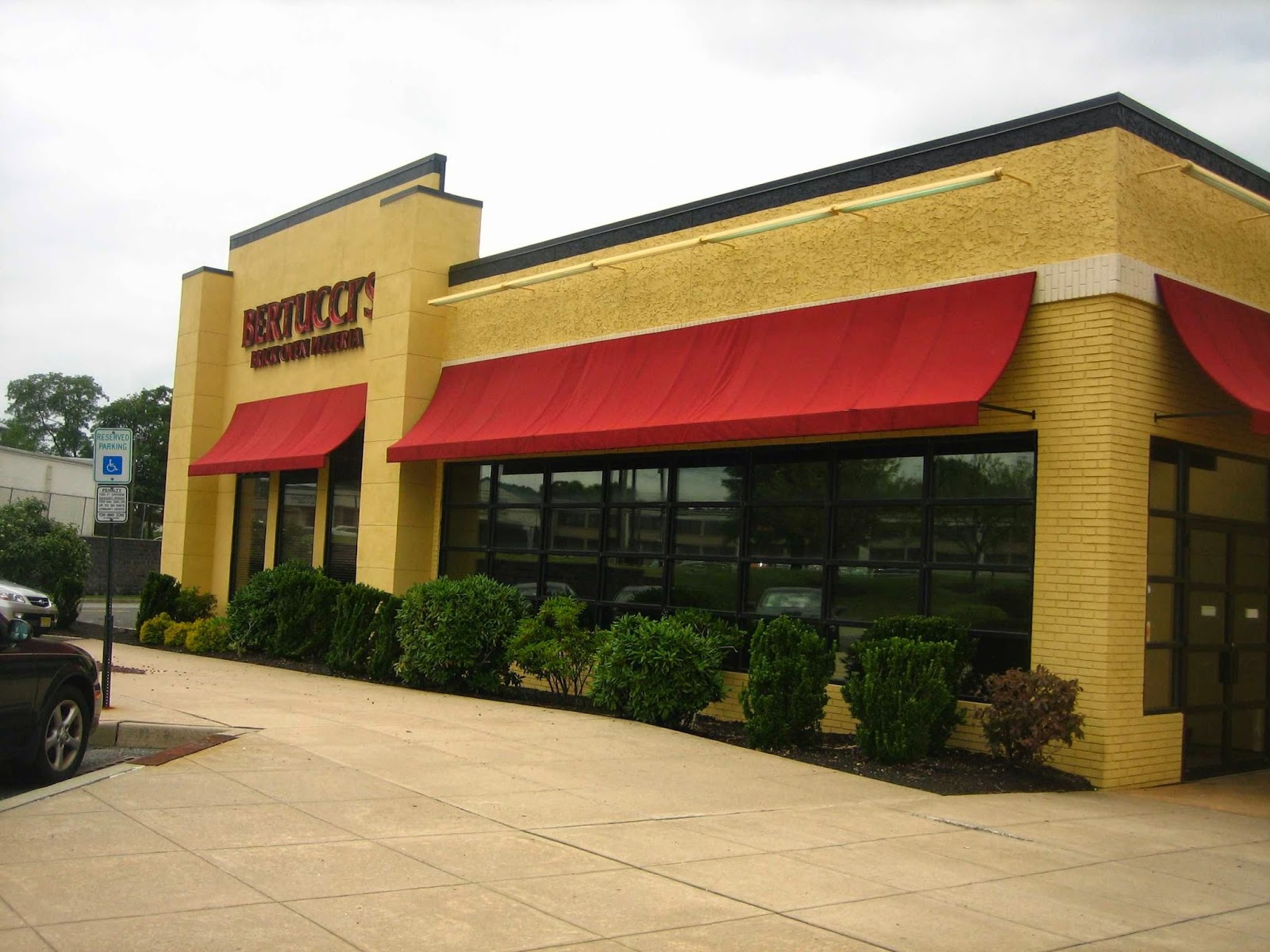 Photo of Bertucci's in Hazlet City, New Jersey, United States - 1 Picture of Restaurant, Food, Point of interest, Establishment, Meal takeaway, Bar