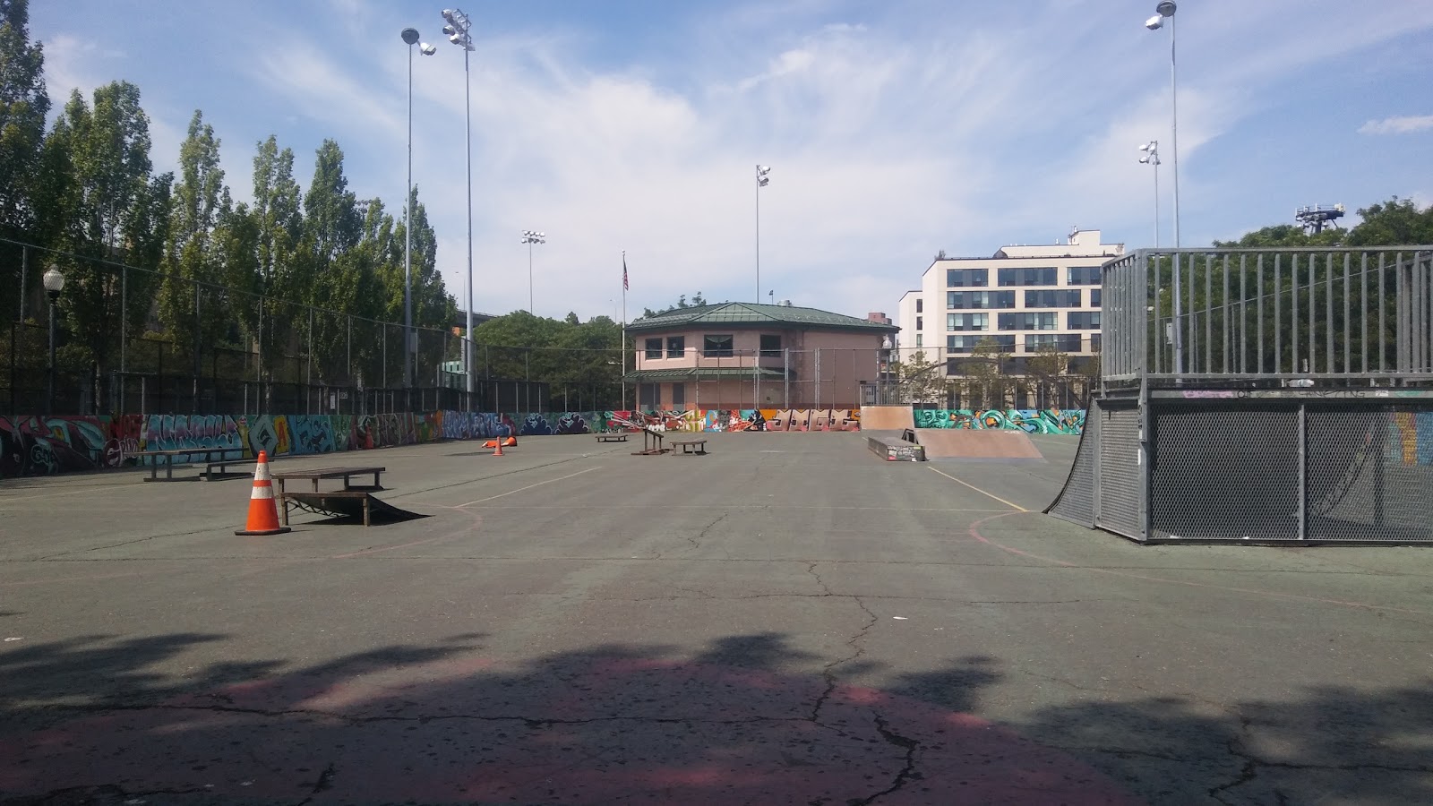 Photo of Hockey Rink Skate Park in Jersey City, New Jersey, United States - 1 Picture of Point of interest, Establishment