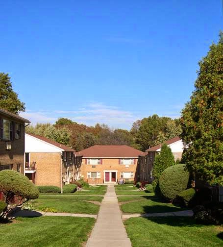 Photo of Crossroad Garden Apartments in Woodbridge Township City, New Jersey, United States - 1 Picture of Point of interest, Establishment