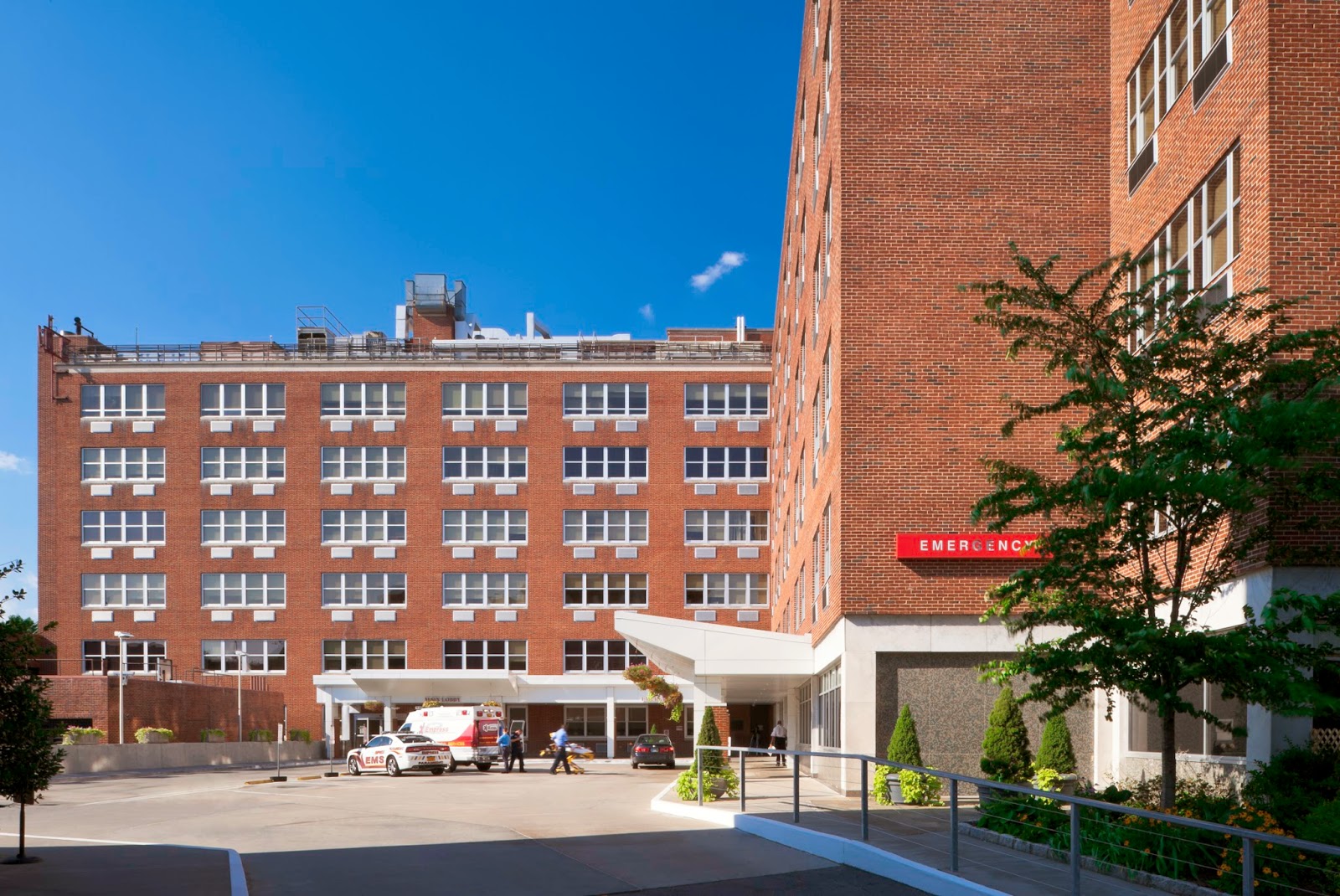 Photo of NewYork-Presbyterian/Lawrence Hospital in Bronxville City, New York, United States - 1 Picture of Point of interest, Establishment, Health, Hospital, Physiotherapist