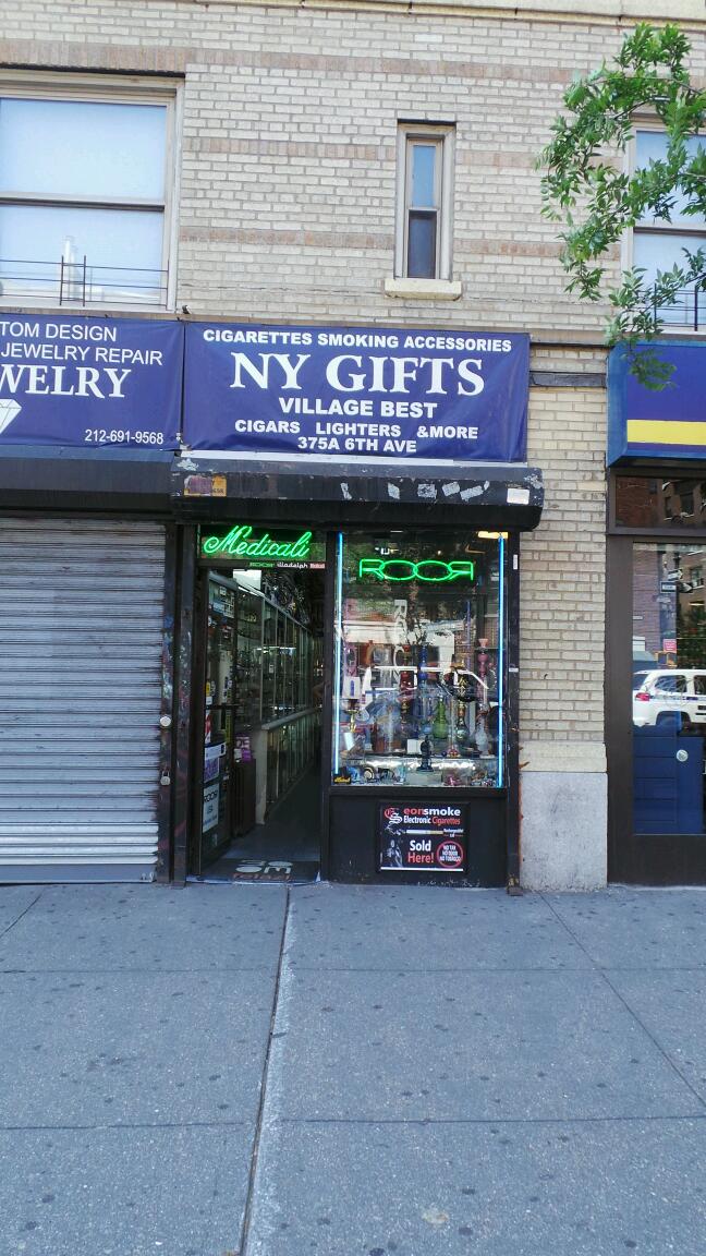 Photo of NY Gifts in New York City, New York, United States - 1 Picture of Point of interest, Establishment, Store