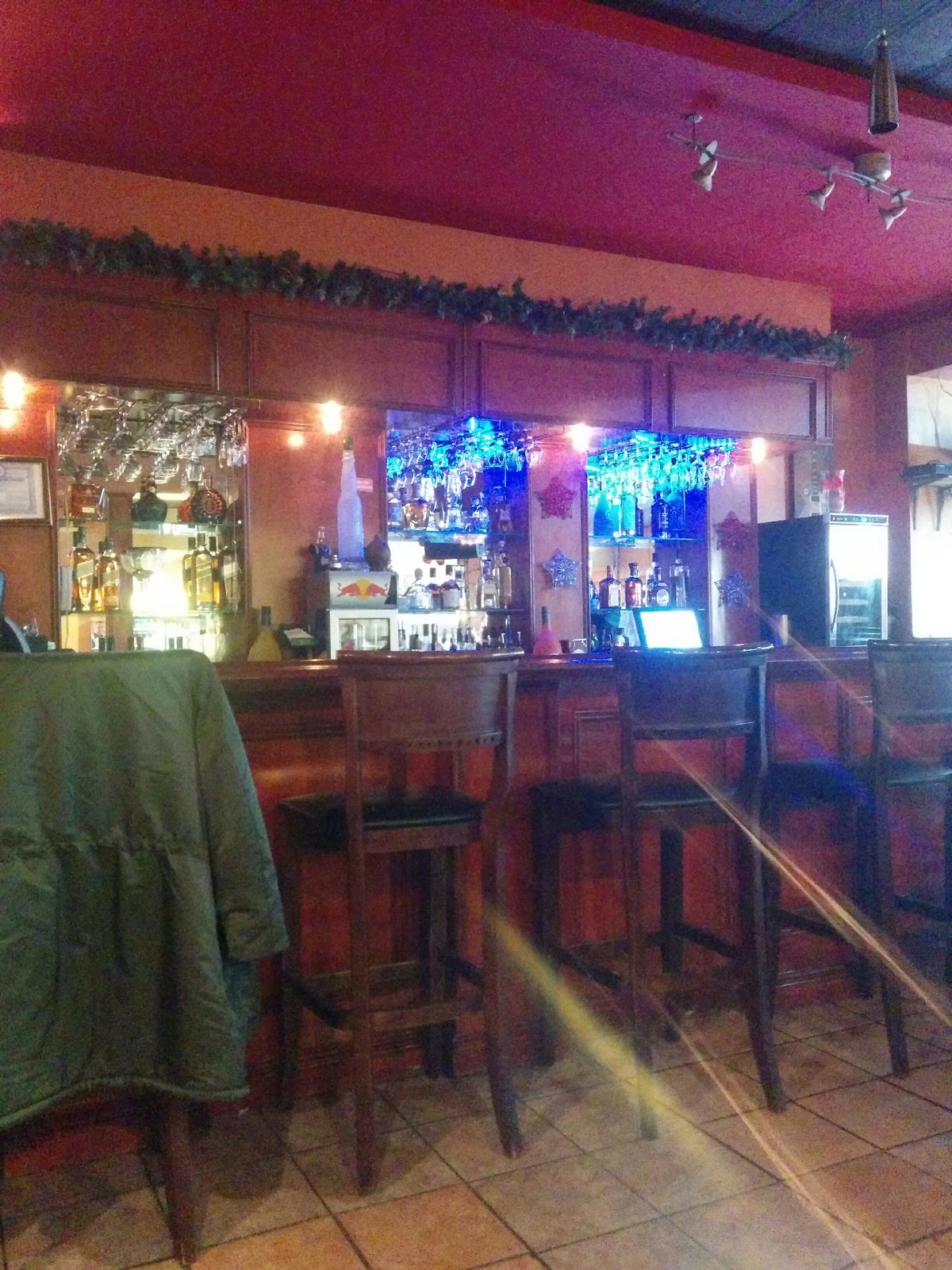 Photo of La Estrella Bar & Restaurant in Bronx City, New York, United States - 1 Picture of Restaurant, Food, Point of interest, Establishment, Bar