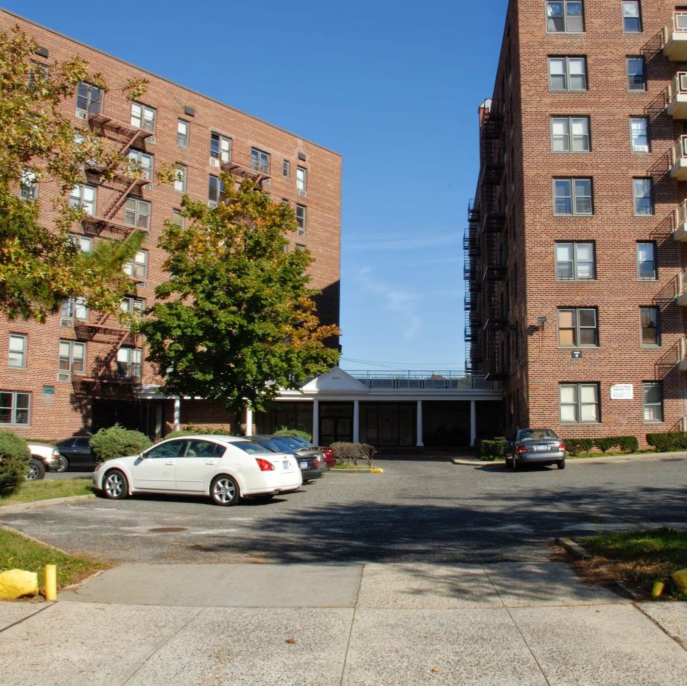 Photo of Hylan Dartmouth Staten Island Apartments in Staten Island City, New York, United States - 1 Picture of Point of interest, Establishment