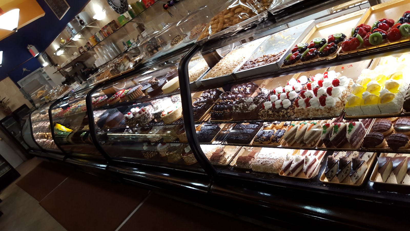 Photo of Elite Pastries Cafe in Bayside City, New York, United States - 5 Picture of Restaurant, Food, Point of interest, Establishment, Store, Cafe, Bakery