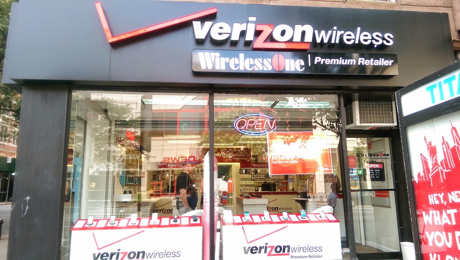 Photo of Verizon Wireless / WirelessOne in New York City, New York, United States - 2 Picture of Point of interest, Establishment, Store, Electronics store
