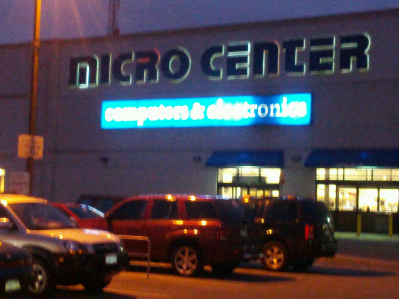 Photo of Micro Center in Westbury City, New York, United States - 2 Picture of Point of interest, Establishment, Store, Electronics store