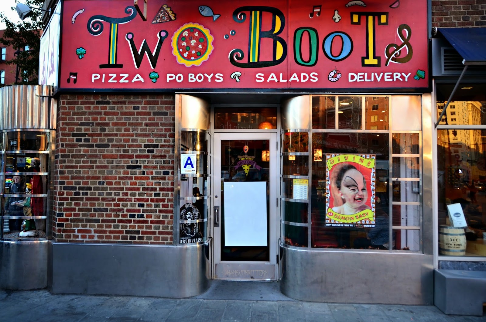 Photo of Two Boots West Village in New York City, New York, United States - 1 Picture of Restaurant, Food, Point of interest, Establishment, Meal takeaway, Meal delivery