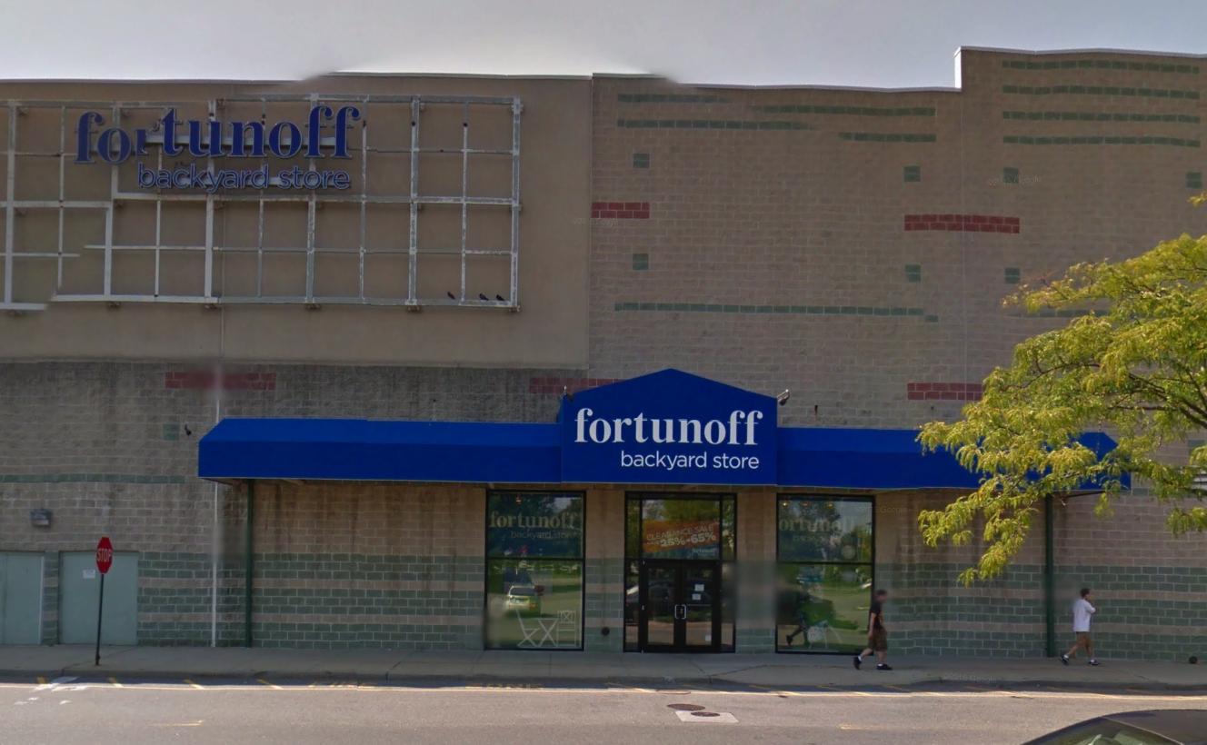 Photo of Fortunoff Backyard Store in Westbury City, New York, United States - 1 Picture of Point of interest, Establishment, Store, Home goods store, Furniture store