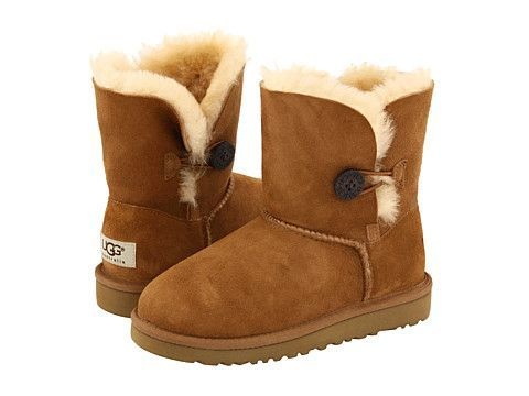 Photo of uggs bronx in Bronx City, New York, United States - 5 Picture of Point of interest, Establishment, Store, Clothing store