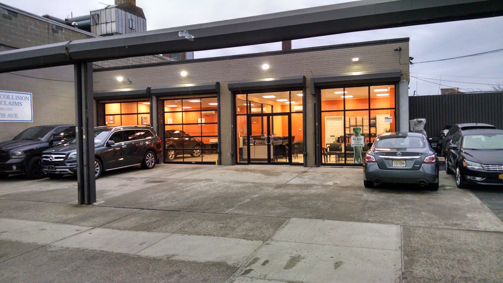 Photo of Twins Collision Inc in Long Island City, New York, United States - 1 Picture of Point of interest, Establishment, Car repair