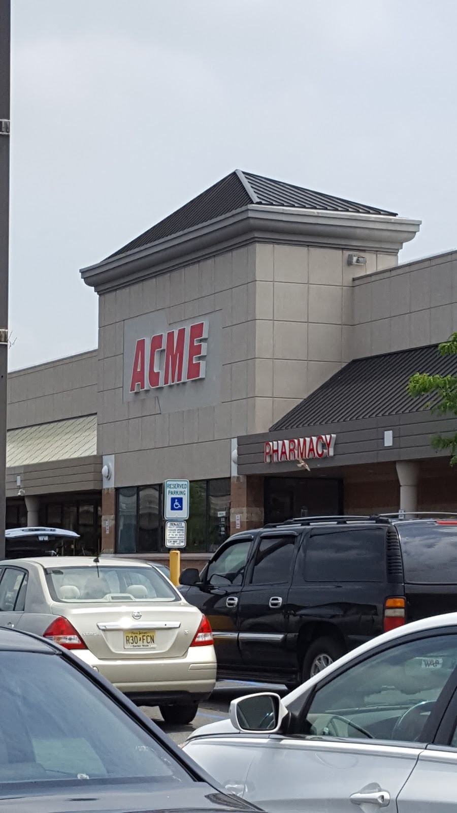 Photo of ACME Markets in Newark City, New Jersey, United States - 1 Picture of Food, Point of interest, Establishment, Store, Health, Grocery or supermarket, Pharmacy