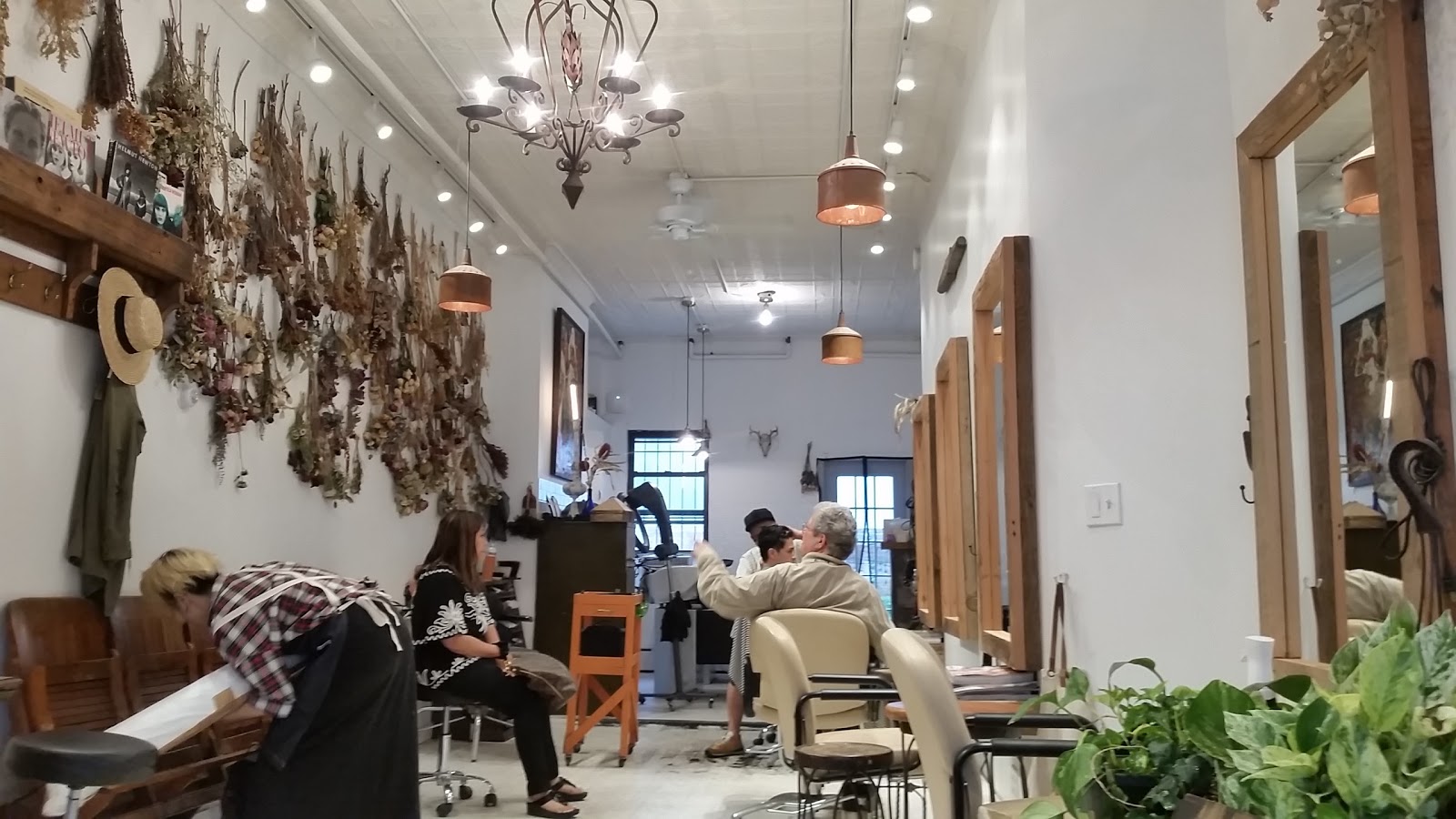 Photo of Salon 87 in Kings County City, New York, United States - 3 Picture of Point of interest, Establishment, Hair care