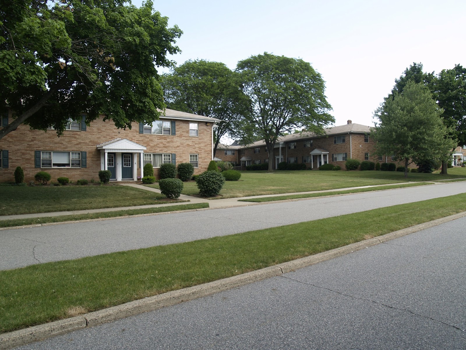 Photo of Berdan Court Garden Apartments in Wayne City, New Jersey, United States - 3 Picture of Point of interest, Establishment