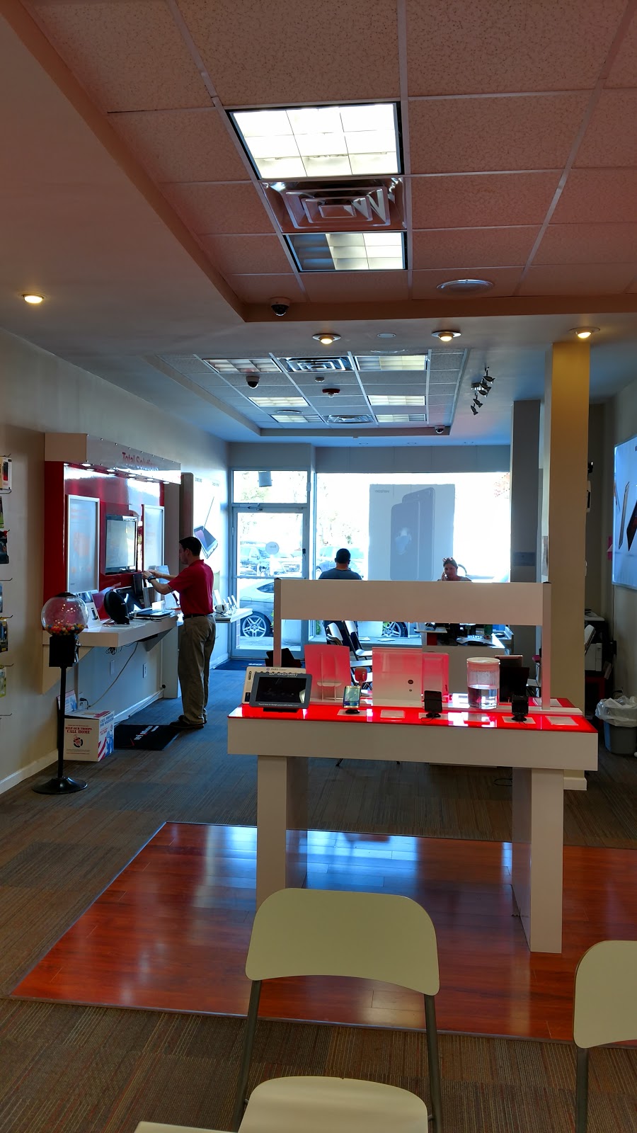 Photo of Long Beach Verizon Wireless in Long Beach City, New York, United States - 1 Picture of Point of interest, Establishment, Store