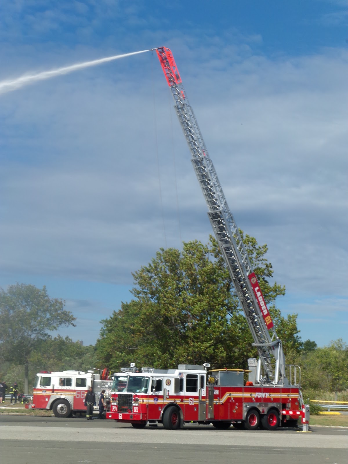 Photo of FDNY Engine 66, Ladder 61 in Bronx City, New York, United States - 3 Picture of Point of interest, Establishment, Fire station