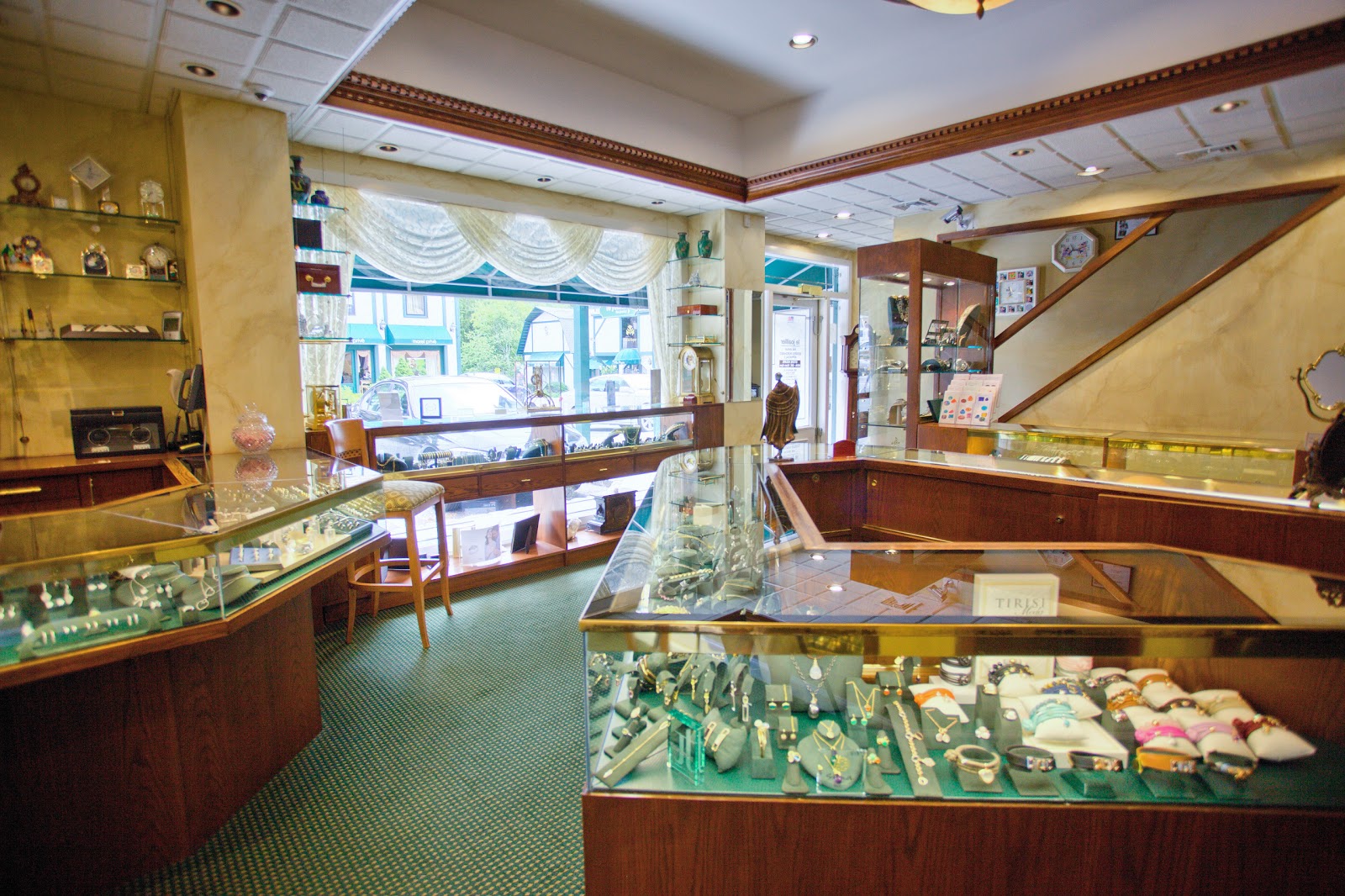 Photo of Le Joaillier Fine Jewelry in Locust Valley City, New York, United States - 2 Picture of Point of interest, Establishment, Finance, Store, Jewelry store