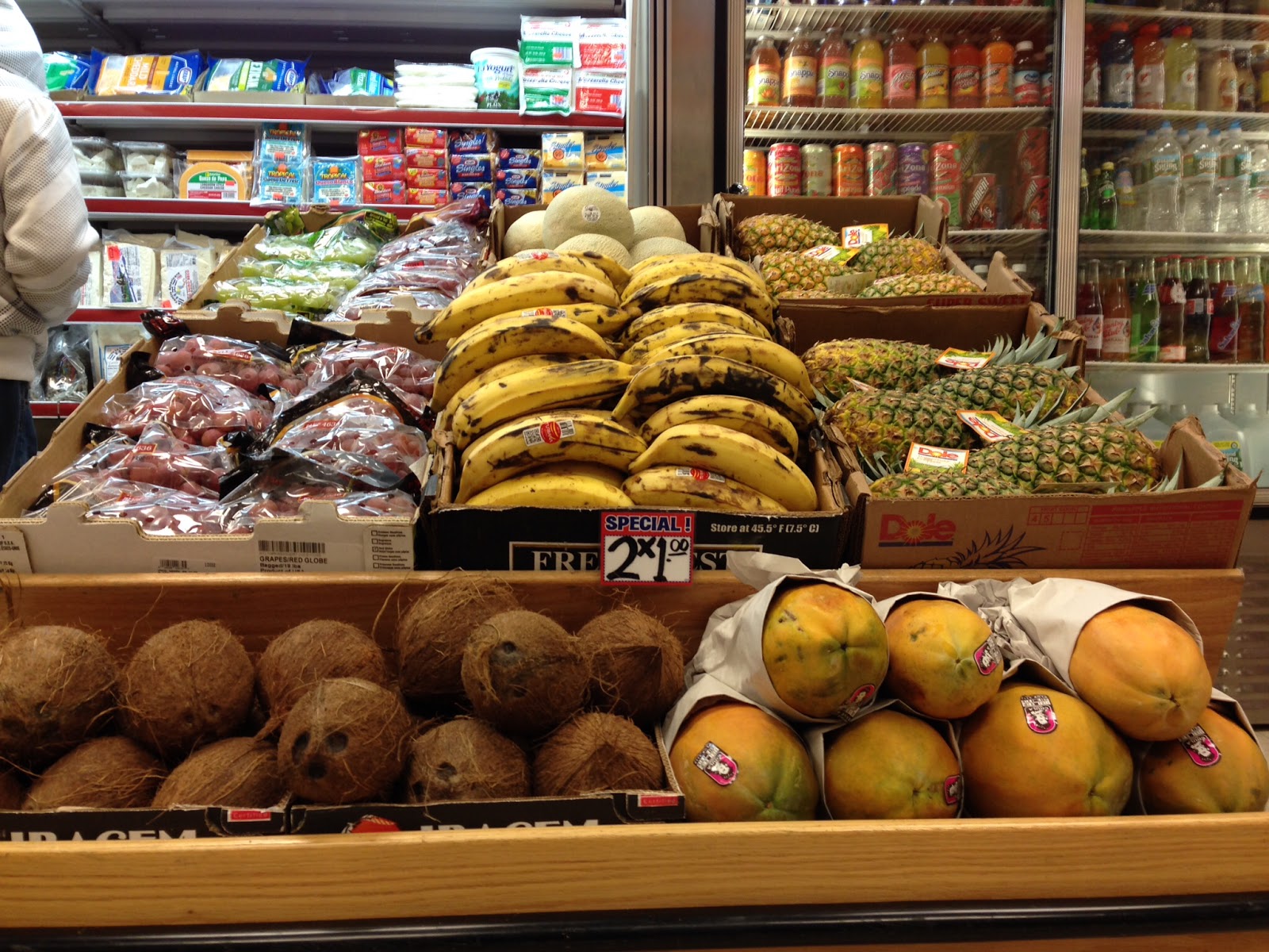 Photo of Checo Supermarket in Fairview City, New Jersey, United States - 3 Picture of Food, Point of interest, Establishment, Store, Grocery or supermarket