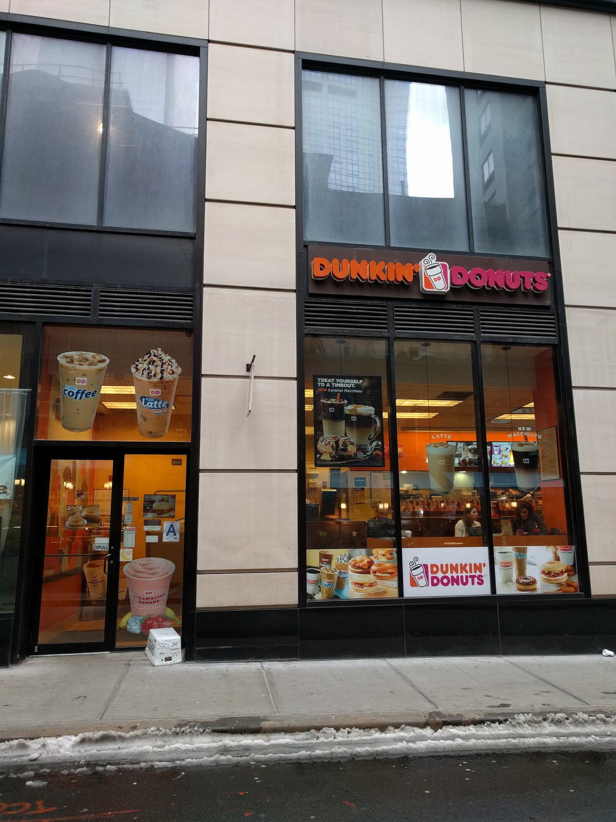 Photo of Dunkin' Donuts in New York City, New York, United States - 2 Picture of Restaurant, Food, Point of interest, Establishment, Store, Cafe, Bar, Bakery