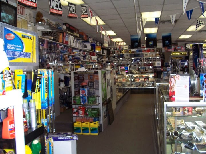 Photo of Doren Car Stereo & Alarm in Queens Village City, New York, United States - 3 Picture of Point of interest, Establishment, Store, Car repair, Electronics store