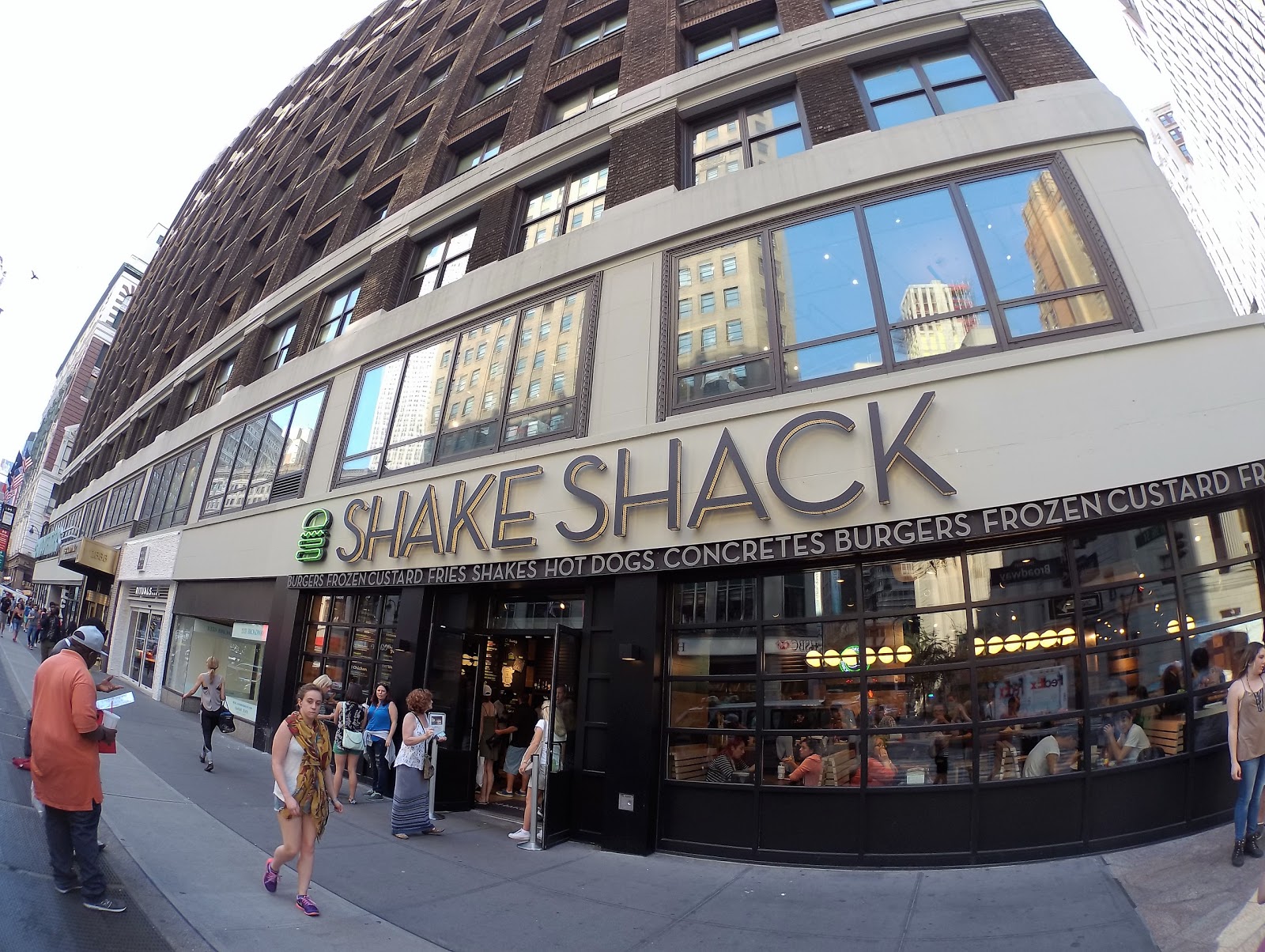 Photo of Shake Shack in New York City, New York, United States - 1 Picture of Restaurant, Food, Point of interest, Establishment