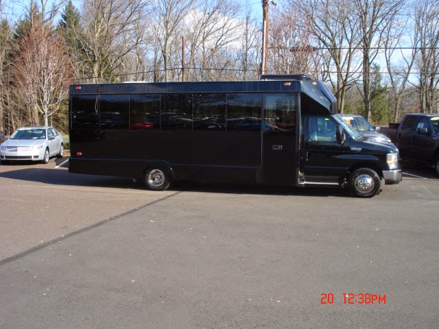 Photo of US Bargain Party Bus in Richmond City, New York, United States - 3 Picture of Point of interest, Establishment, Car rental