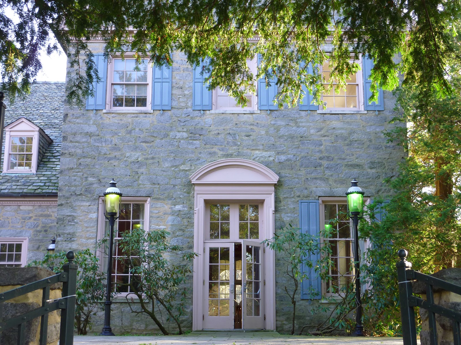 Photo of Unitarian Universalist Congregation at Shelter Rock in Manhasset City, New York, United States - 1 Picture of Point of interest, Establishment, Church, Place of worship, Art gallery