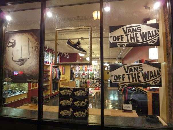 Photo of Mass Transit in Valley Stream City, New York, United States - 1 Picture of Point of interest, Establishment, Store, Clothing store, Shoe store