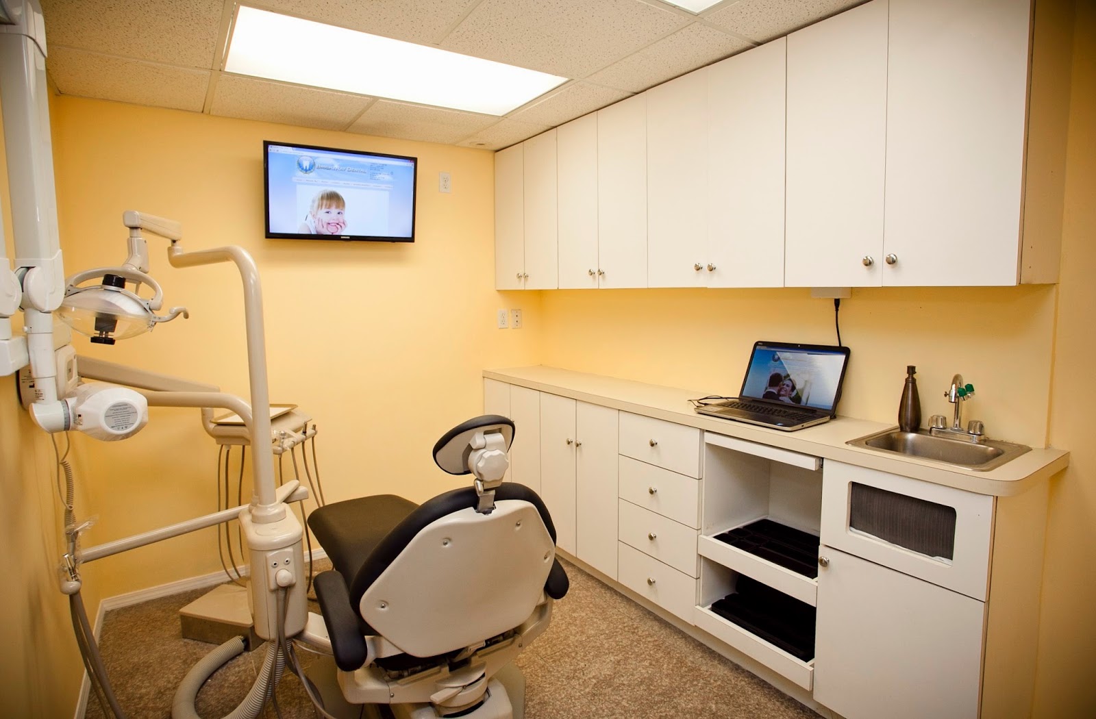 Photo of BrightRay Dental 精典牙科 in Queens City, New York, United States - 4 Picture of Point of interest, Establishment, Health, Dentist