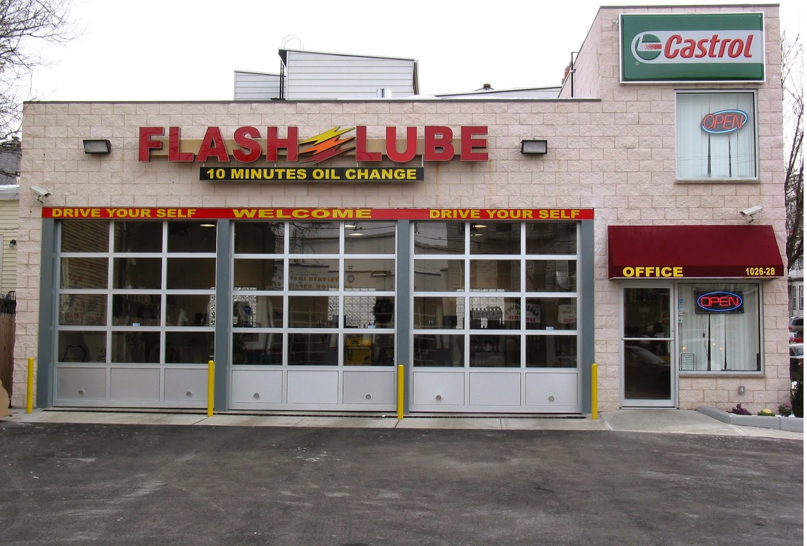 Photo of Flash Lube in Jersey City, New Jersey, United States - 3 Picture of Point of interest, Establishment, Store, Car repair