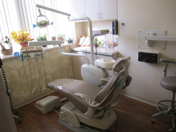 Photo of CLT Dentistry (Dr. Craig L Tischler) in Queens City, New York, United States - 2 Picture of Point of interest, Establishment, Health, Doctor, Dentist