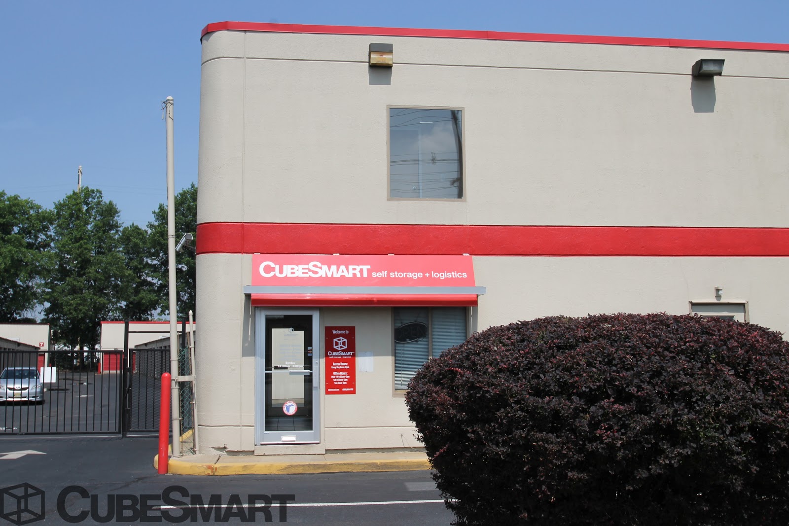 Photo of CubeSmart Self Storage in Linden City, New Jersey, United States - 10 Picture of Point of interest, Establishment, Store, Moving company, Storage