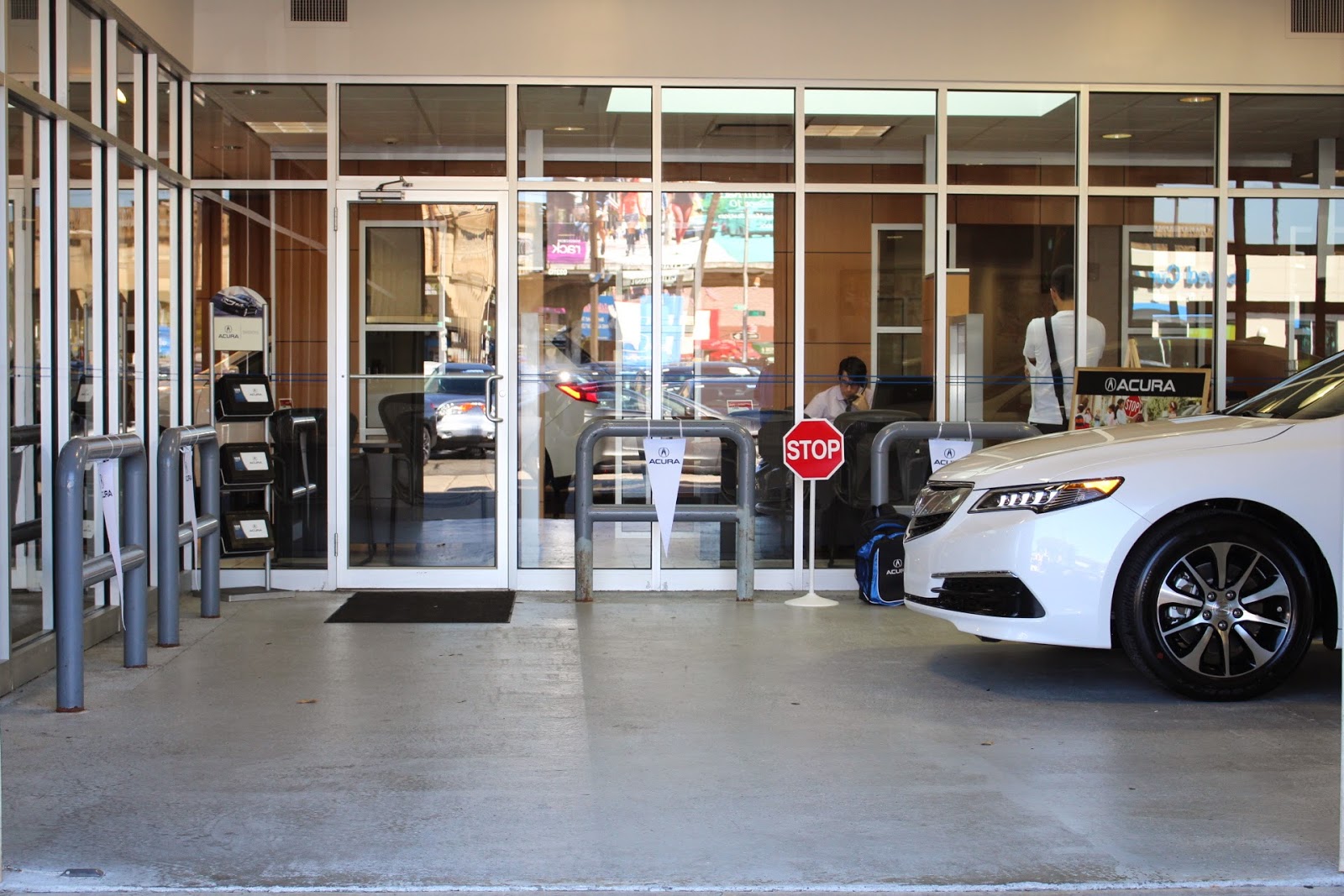 Photo of Paragon Acura in Woodside City, New York, United States - 9 Picture of Point of interest, Establishment, Car dealer, Store, Car repair