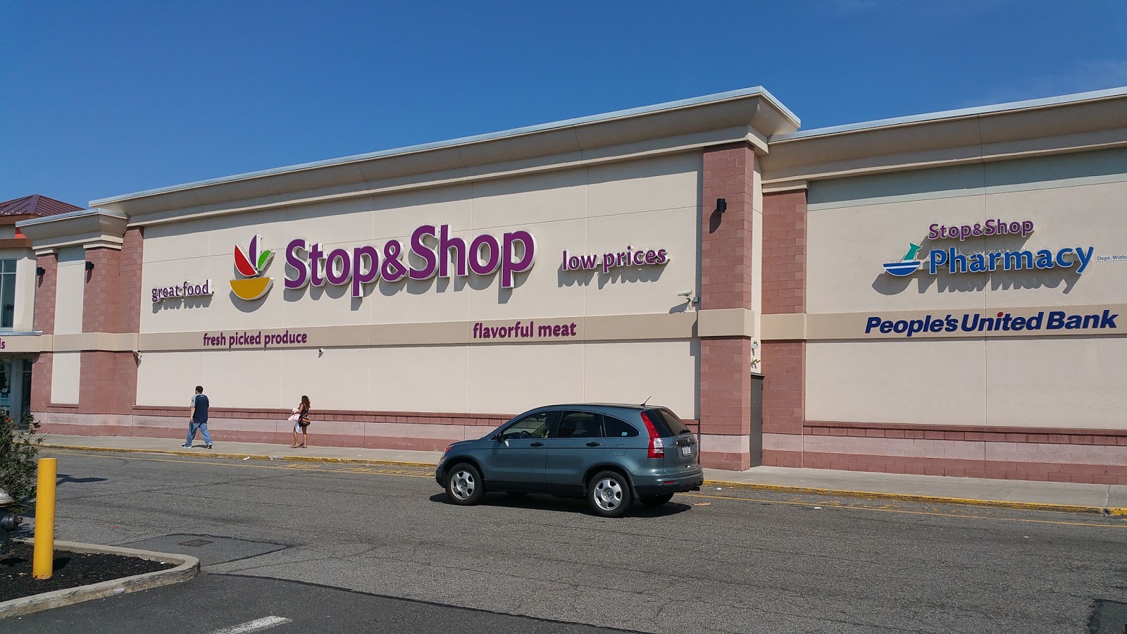 Photo of Super Stop & Shop in Staten Island City, New York, United States - 1 Picture of Food, Point of interest, Establishment, Finance, Store, Bank, Health, Grocery or supermarket, Pharmacy
