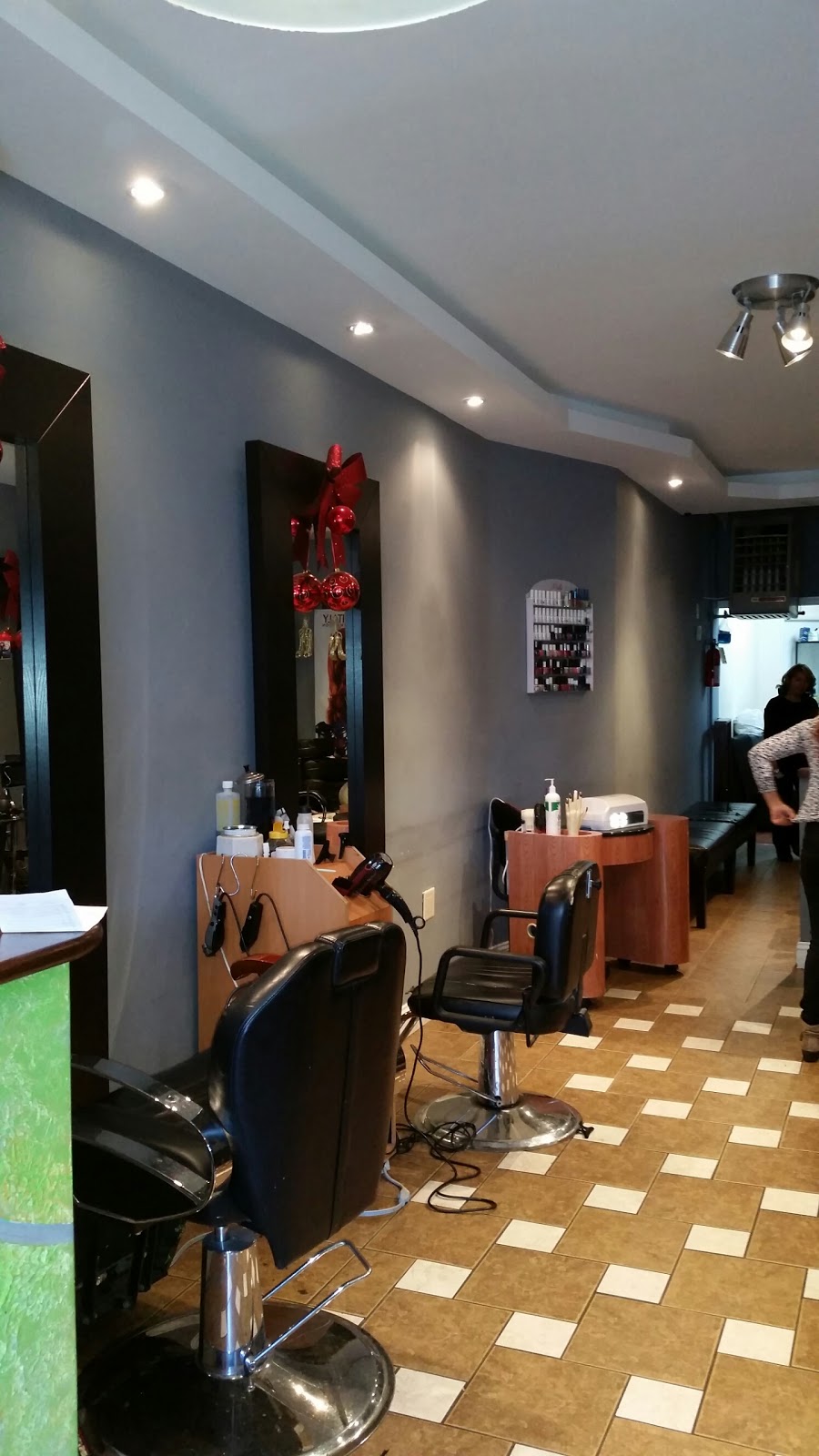 Photo of Vanidosa's Beauty Salon Unisex in New York City, New York, United States - 5 Picture of Point of interest, Establishment, Health, Beauty salon, Hair care